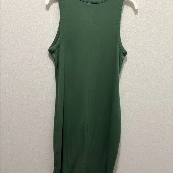 Sleeveless Green Ribbed Dress - Picture 4 of 6